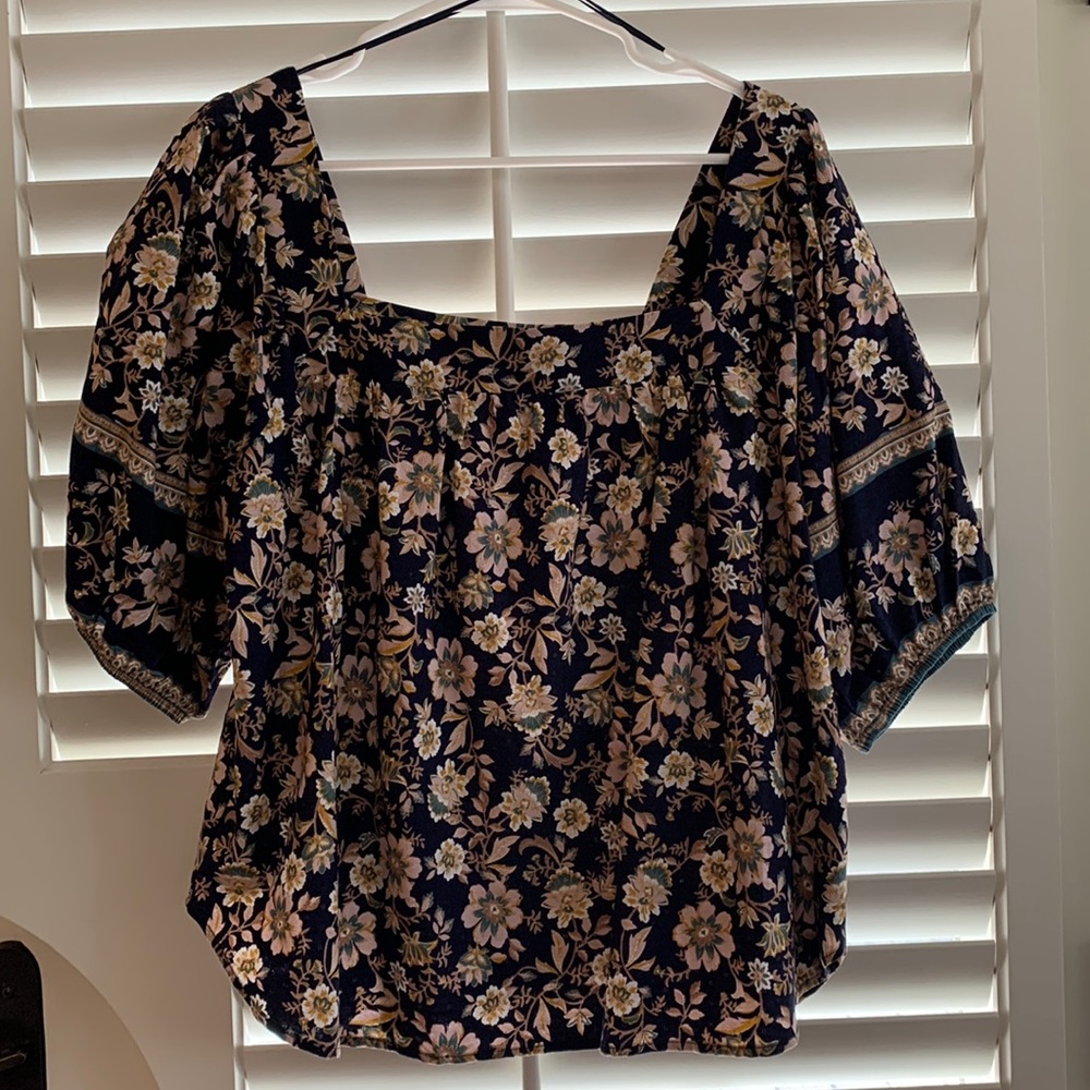 Evereve Navy Floral Top